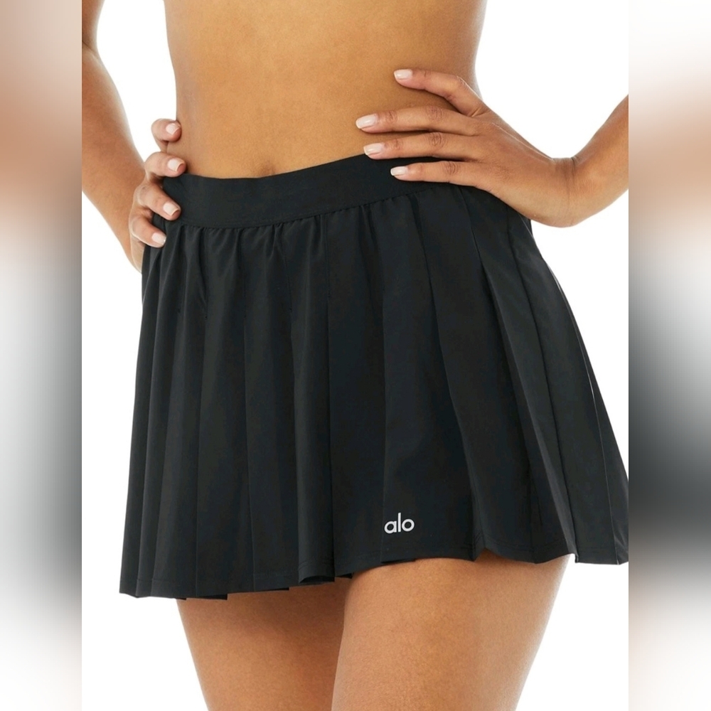 Alo Yoga Varsity Tennis Skirt Sz M Black Pleated Skort Pickeball Preppy NWT